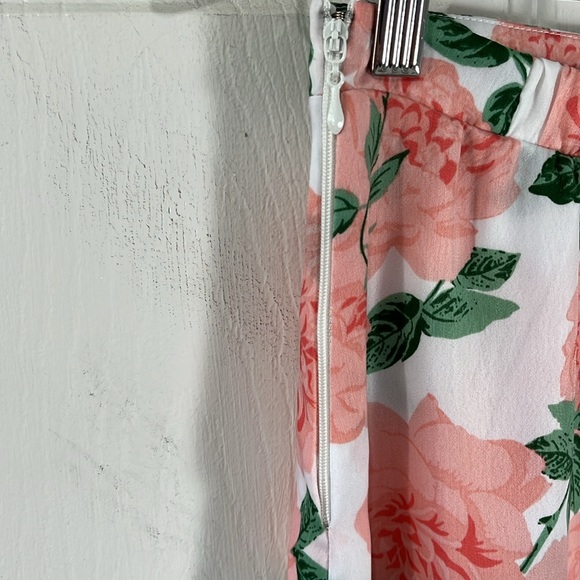 Show me your MuMu floral skirt - Picture 4 of 8